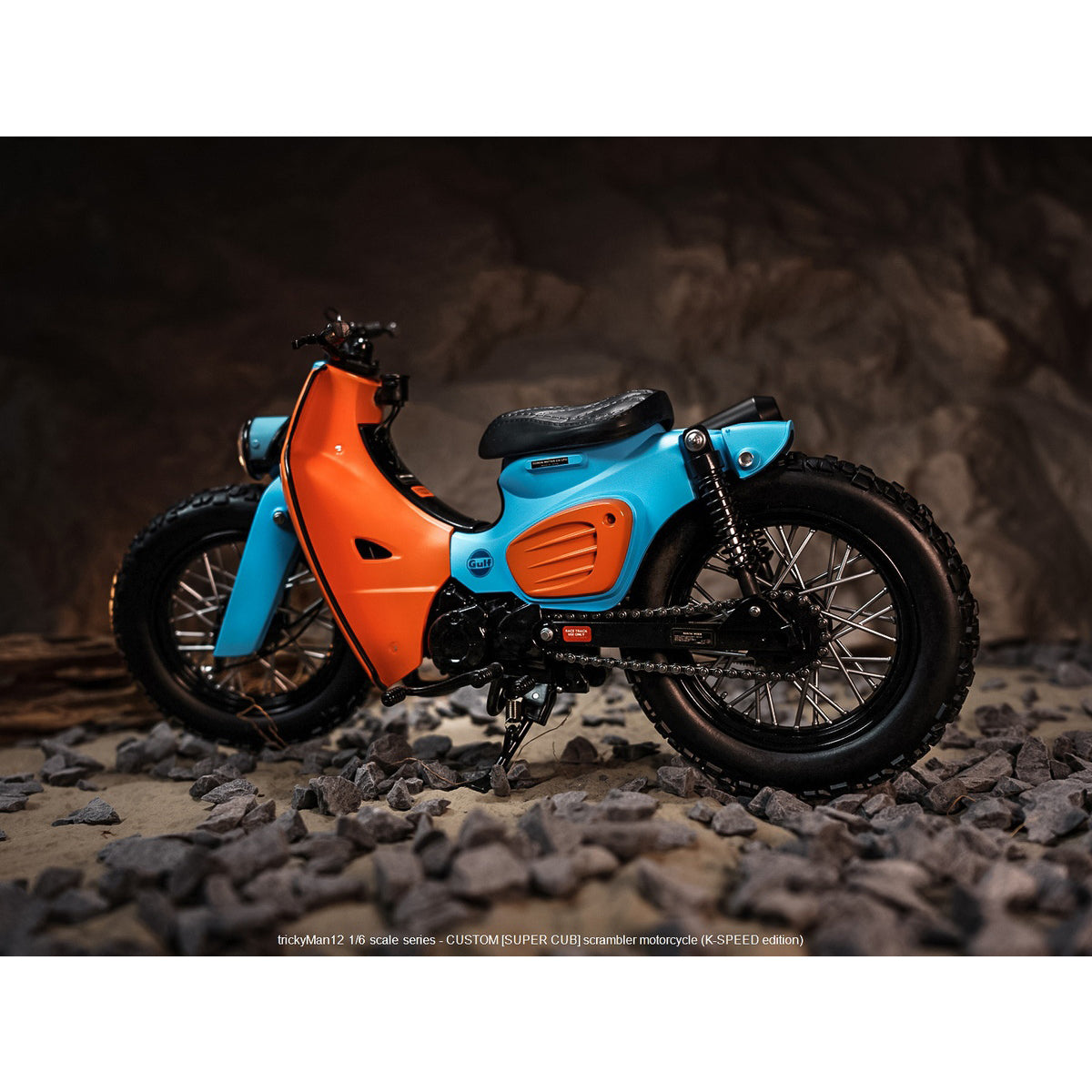 TrickyMan12 SUPER CUB SCRAMBLER MOTORCYCLE Vehicle & Rear Rack 1/6 Scale Vehicle Model