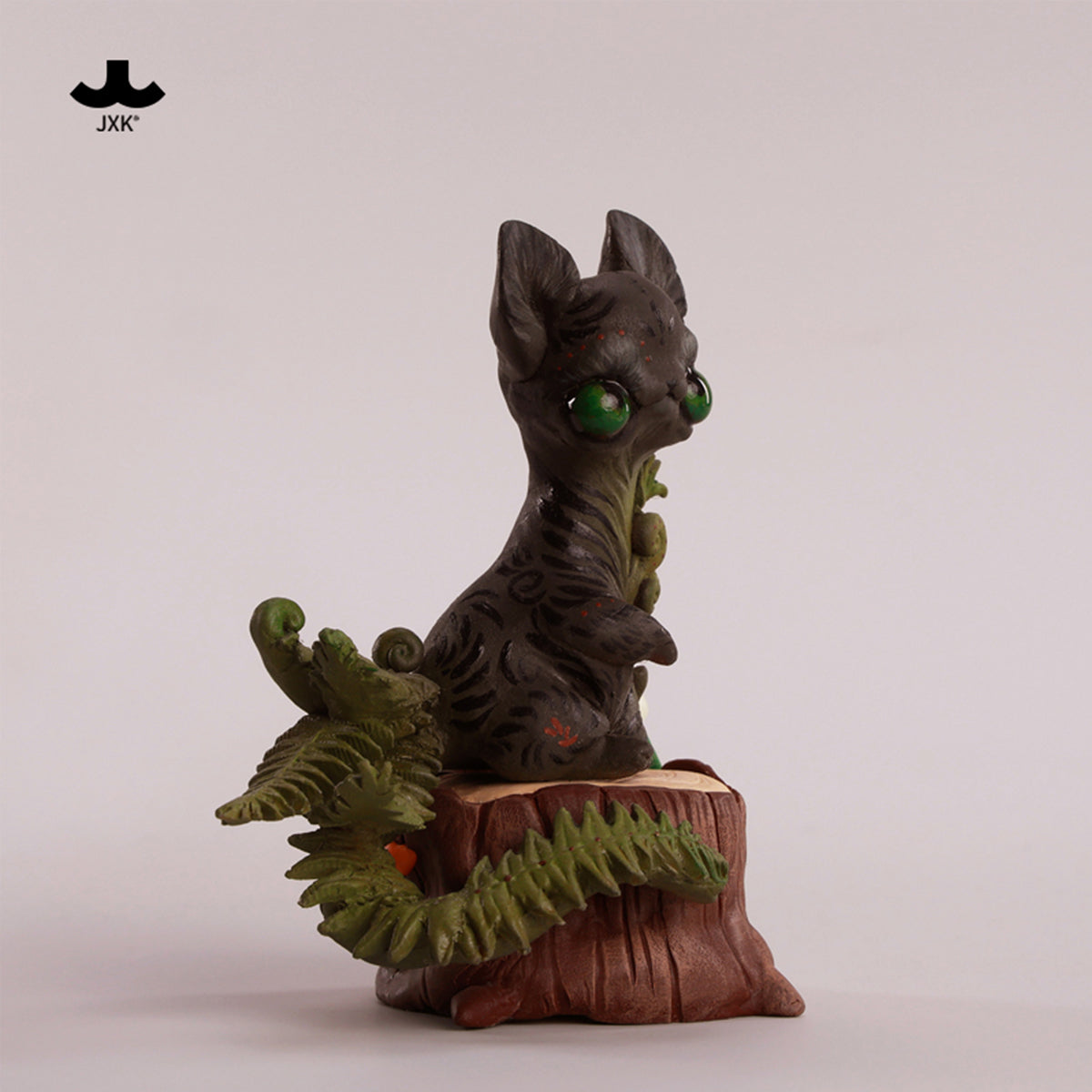 JXK The Forest Cat Static Expertly Hand-Painted Lifelike Animal Figurine