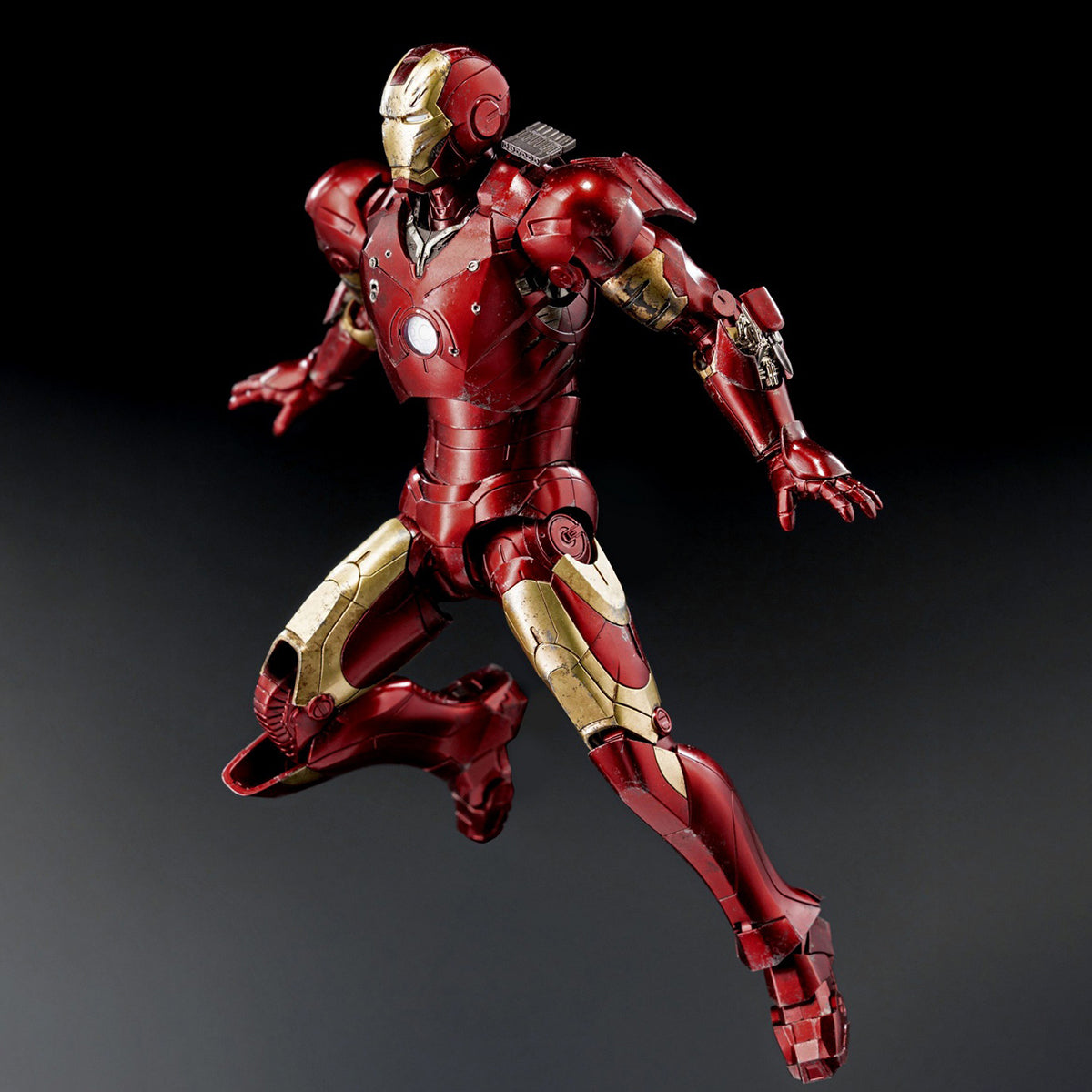 Threezero DLX Iron Man Mark3 Battle Damaged Action Figures