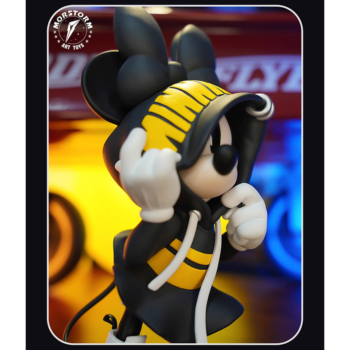 MORSTORM Coat Mickey + Cowboy Outfit Minnie + Sweatshirt Minnie + Sweatshirt Mickey Art Figurine