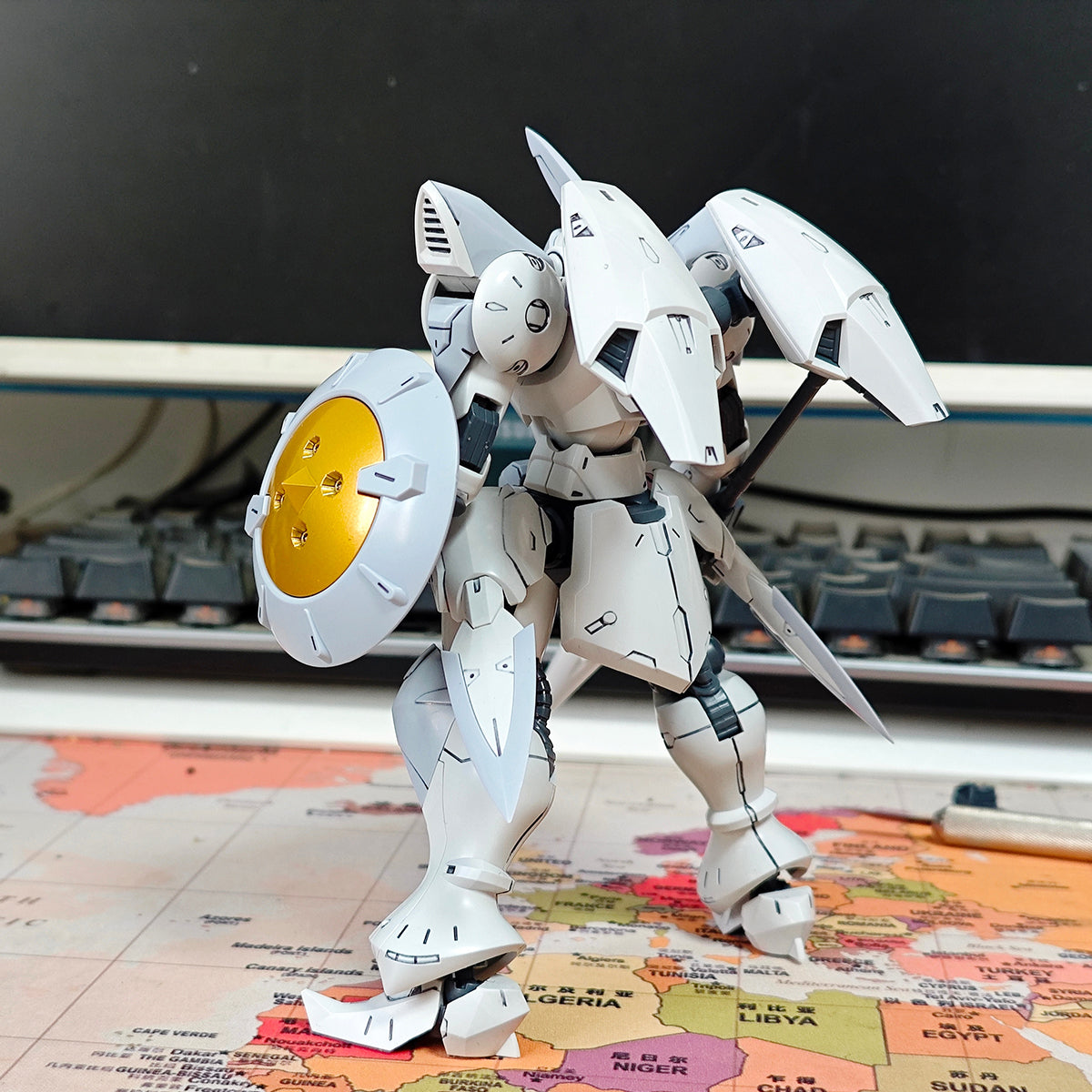 Sheik Mainland Ultra Action Trooper ACTAEON (Double-Headed) 1/144 Scale Assembly Model Kits