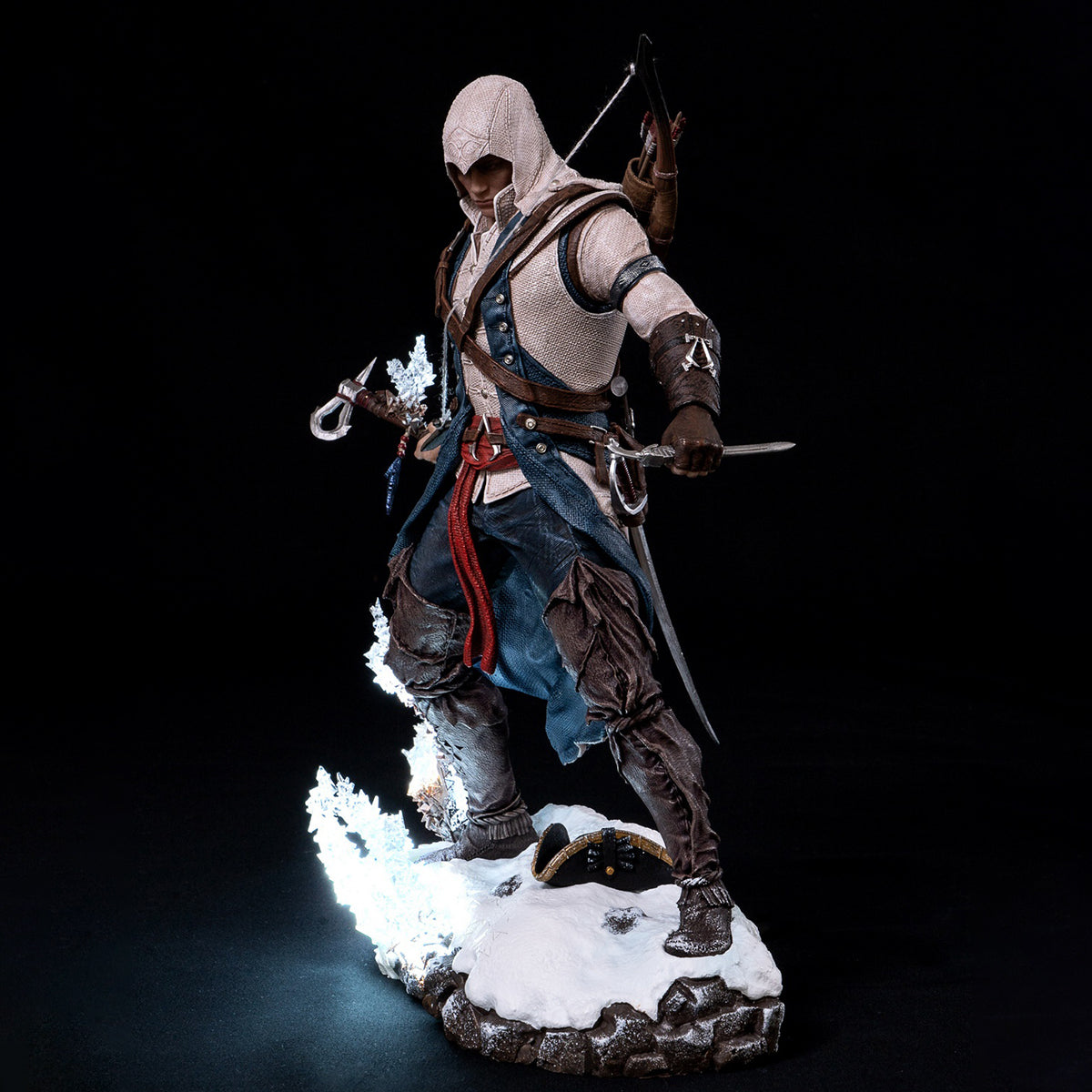 Estatua artística de Connor, personaje del juego Assassin's Creed Animus de PureArts