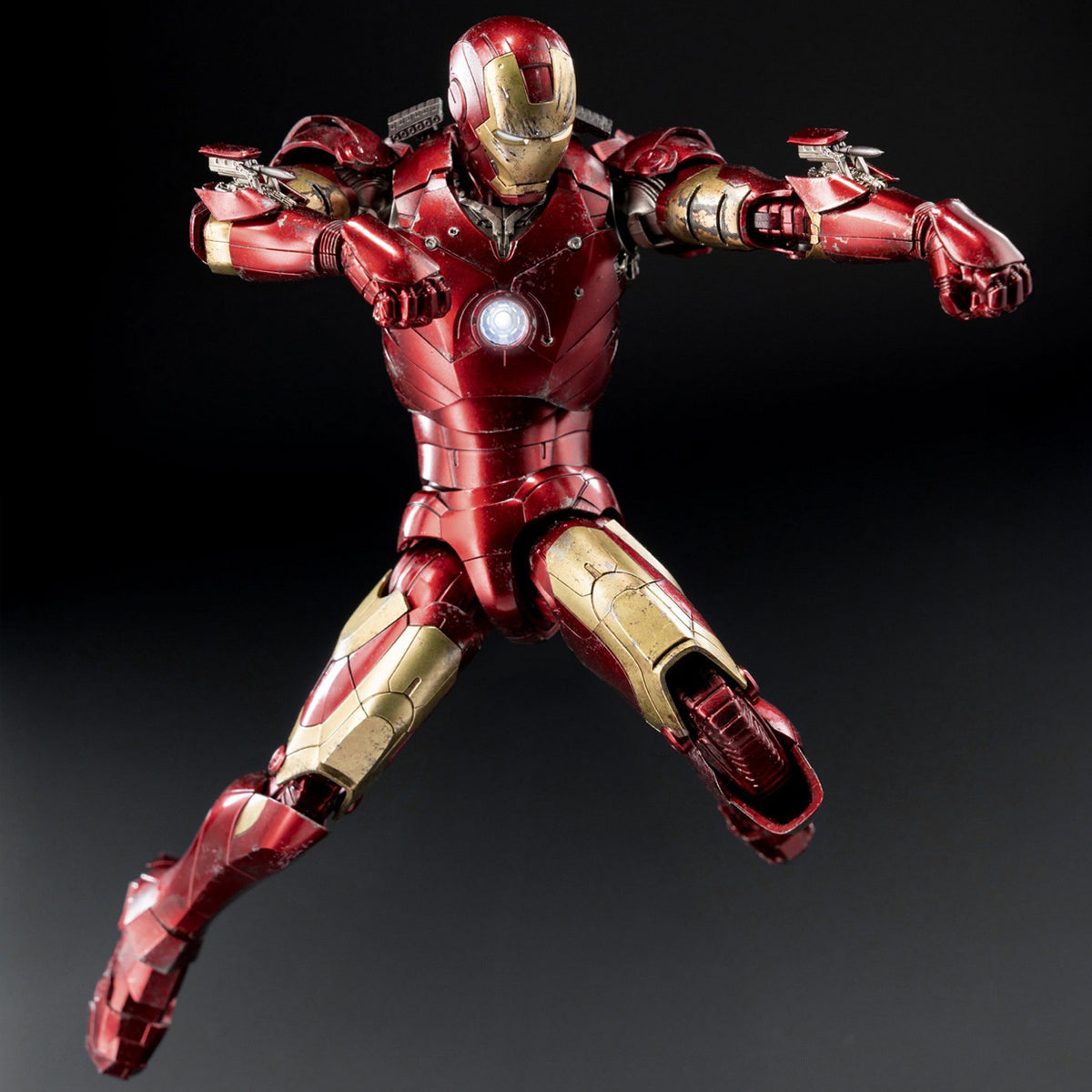 Threezero DLX Iron Man Mark3 Battle Damaged Action Figures