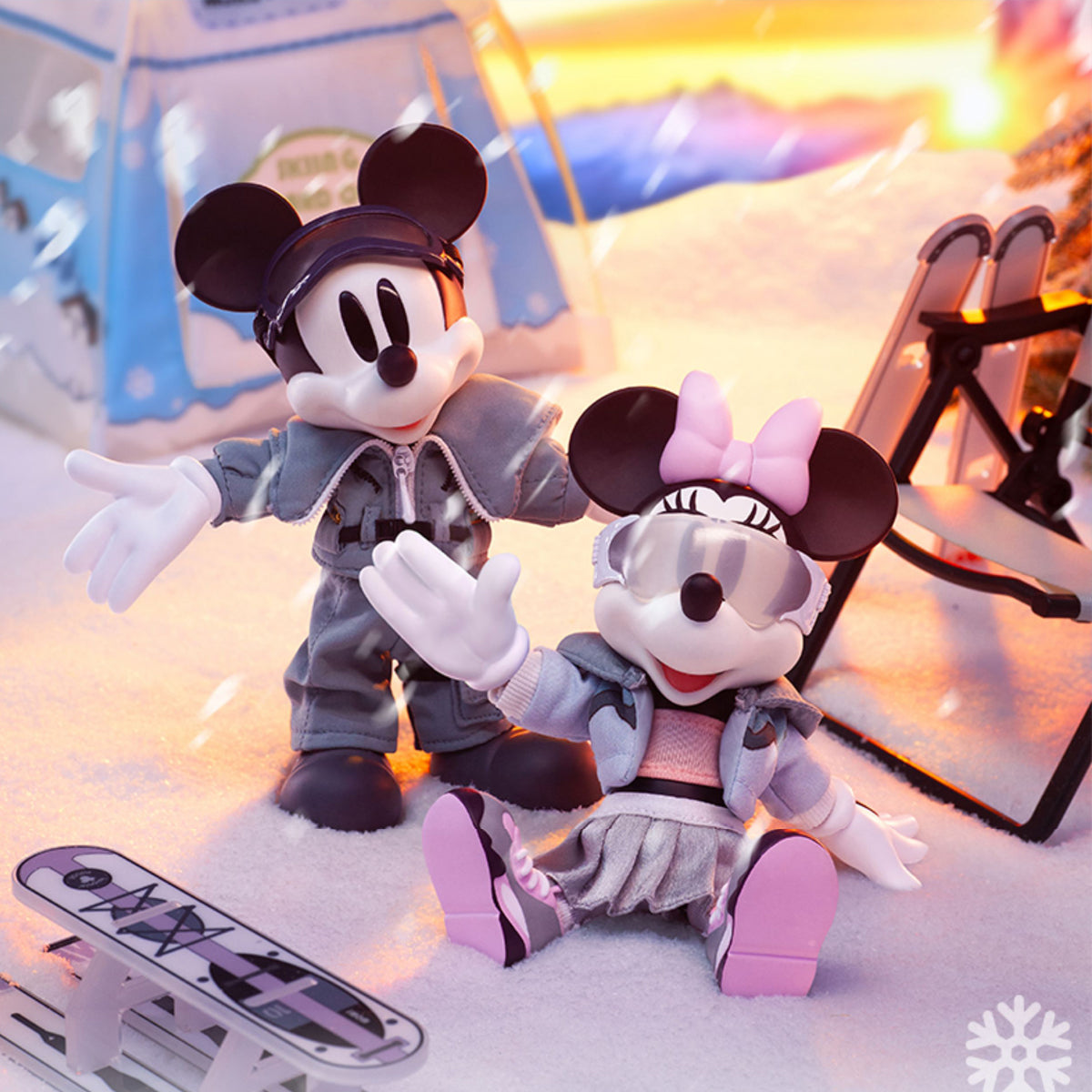 MORSTORM Disney Snow Board Club: Captain Mickey/Minnie Student/Coach Donald Duck/Daisy Student/Goofy Player Art Figurine