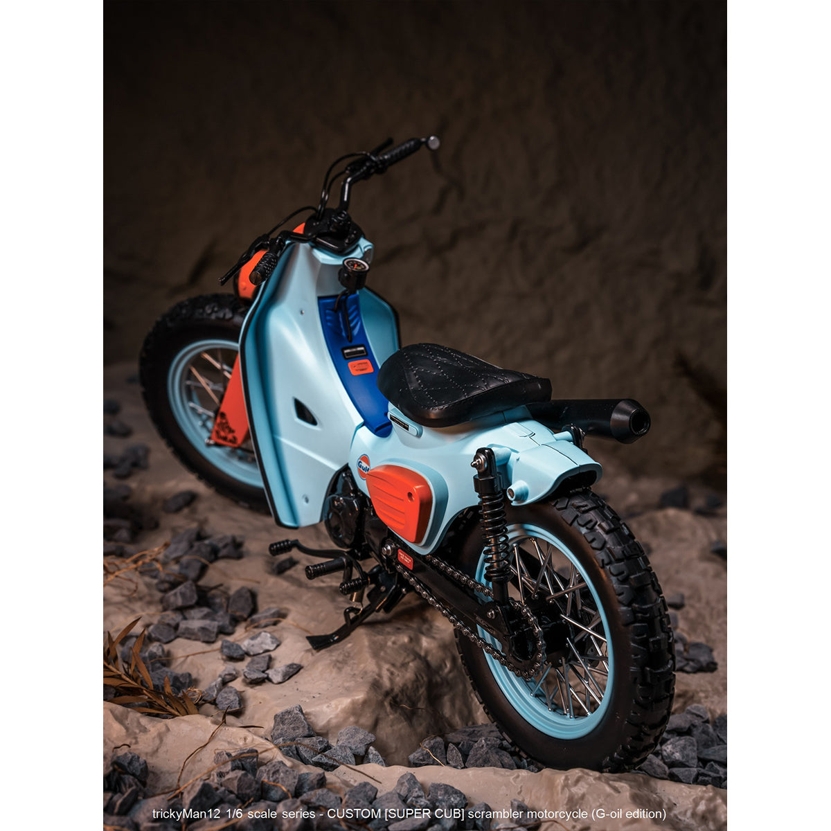 TrickyMan12 SUPER CUB SCRAMBLER MOTORCYCLE Vehicle & Rear Rack 1/6 Scale Vehicle Model