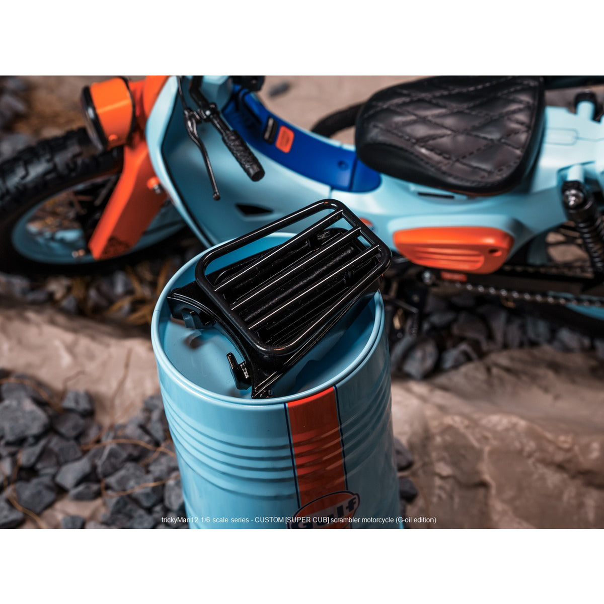 TrickyMan12 SUPER CUB SCRAMBLER MOTORCYCLE Vehicle & Rear Rack 1/6 Scale Vehicle Model