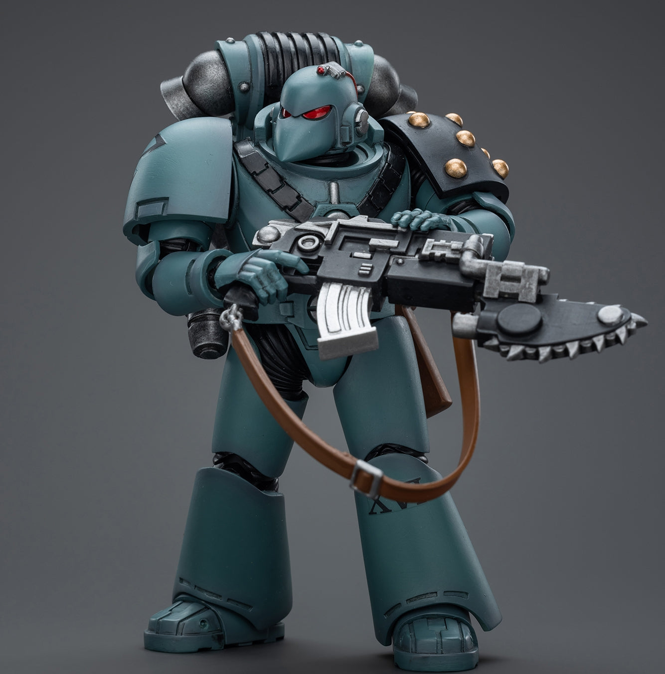 Figurine de collection JoyToy Warhammer The Horus Heresy : Sons of Horus MKVI Tactical Squad Legionary avec Bolter et Chainblade, échelle 1:18, JT9497