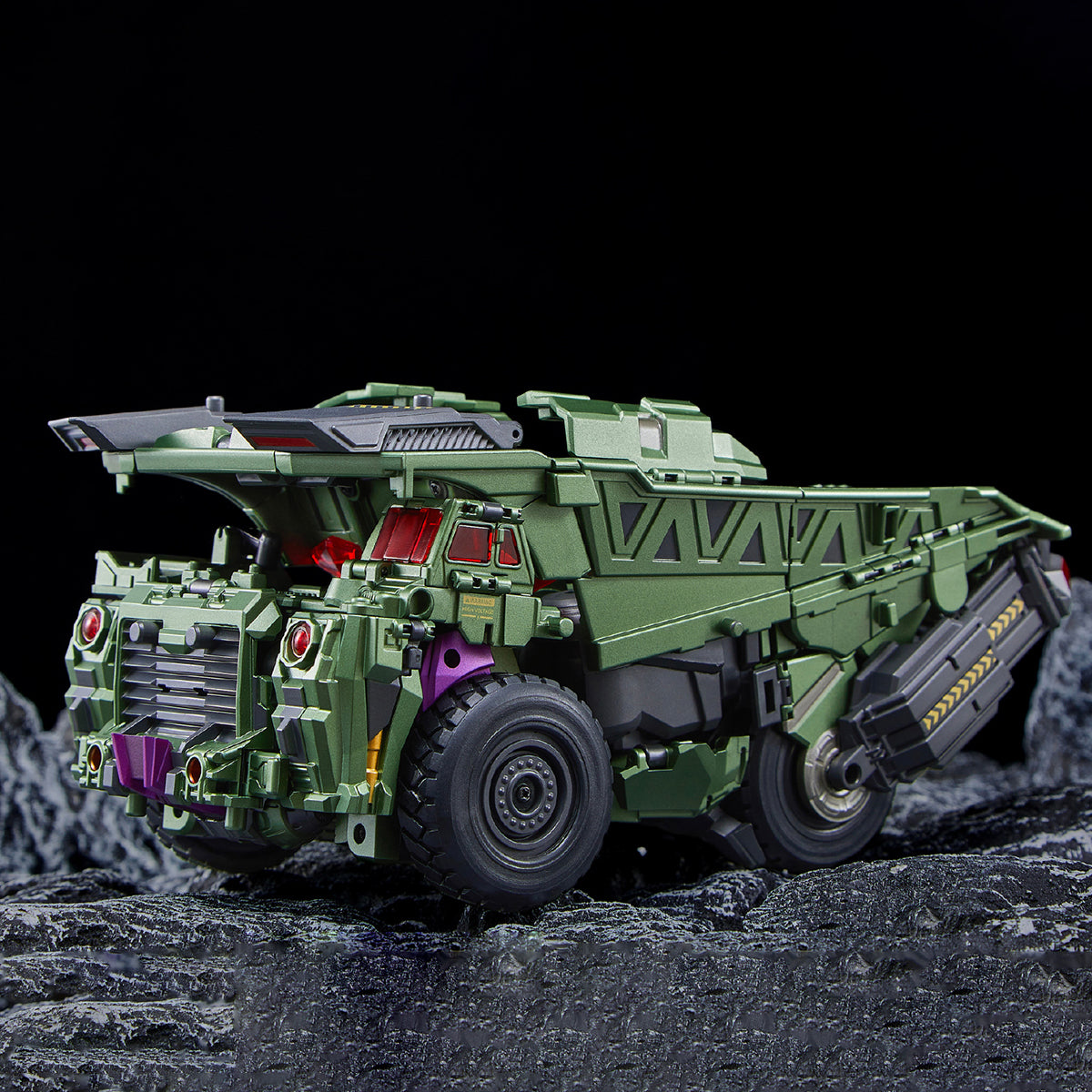 DST Mighty God of War - Load Warrior Transformable Action Figure