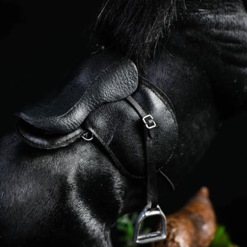 Figura de caballo coleccionable JXK: Caballo de sangre caliente Hanover, pintado a mano por expertos, resina realista y segura, miniatura a escala 1:12.