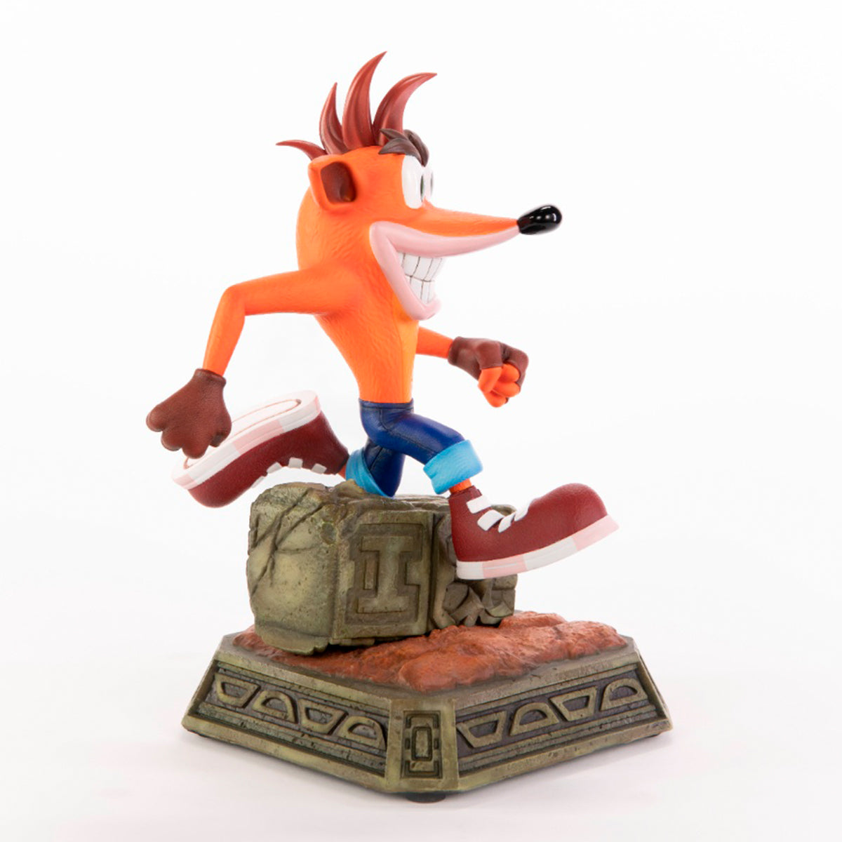 First 4 Figures Crash Bandicoot Classic Edition Art VideoGame Statue