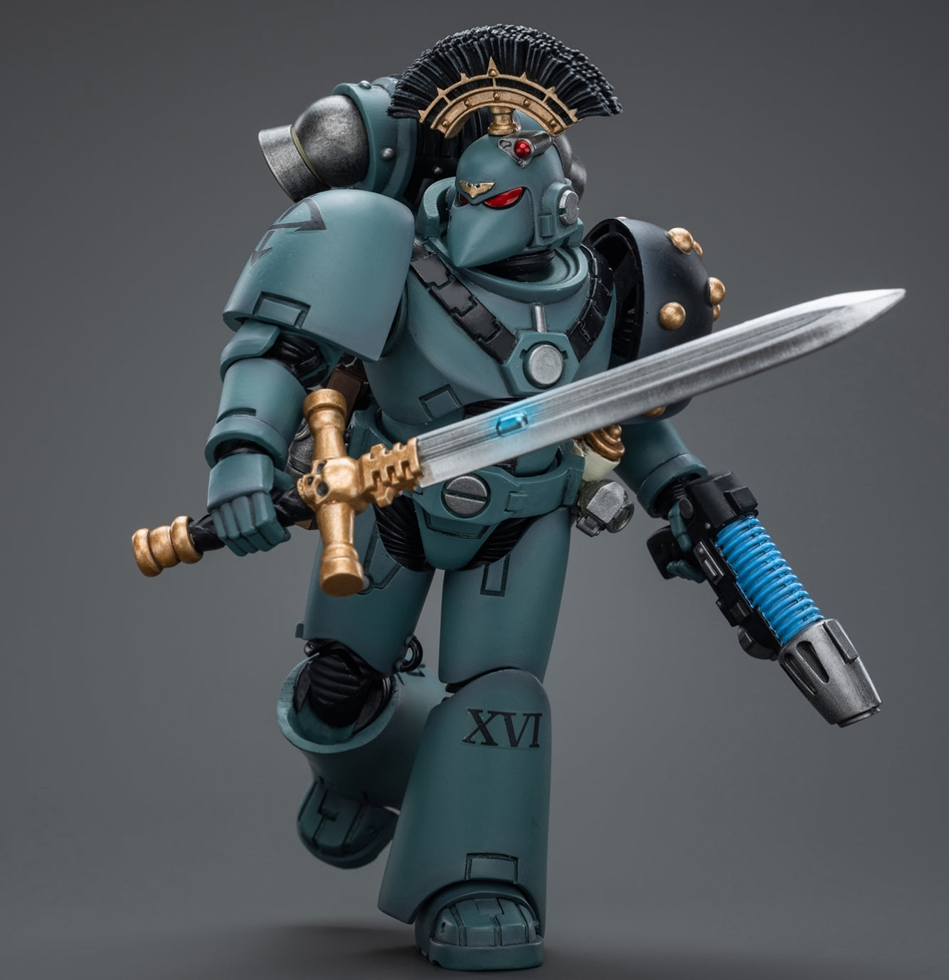 Figurine de collection JoyToy Warhammer The Horus Heresy : Sergent de l'escouade tactique Sons of Horus MKVI avec épée énergétique, échelle 1:18, JT9466