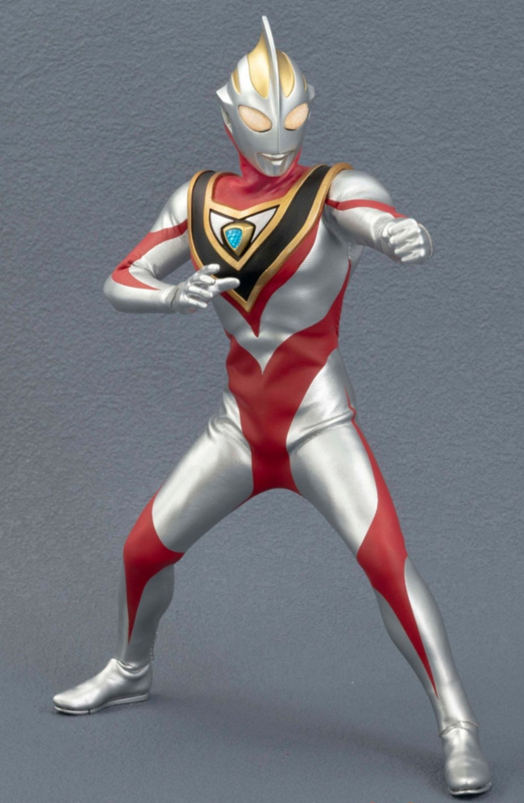 Figura de acción Ultraman Gaia de la serie Alphamax Plain Clothes