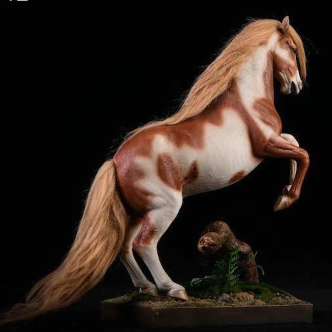 Figura de caballo coleccionable JXK: Caballo de sangre caliente Hanover, pintado a mano por expertos, resina realista y segura, miniatura a escala 1:12.