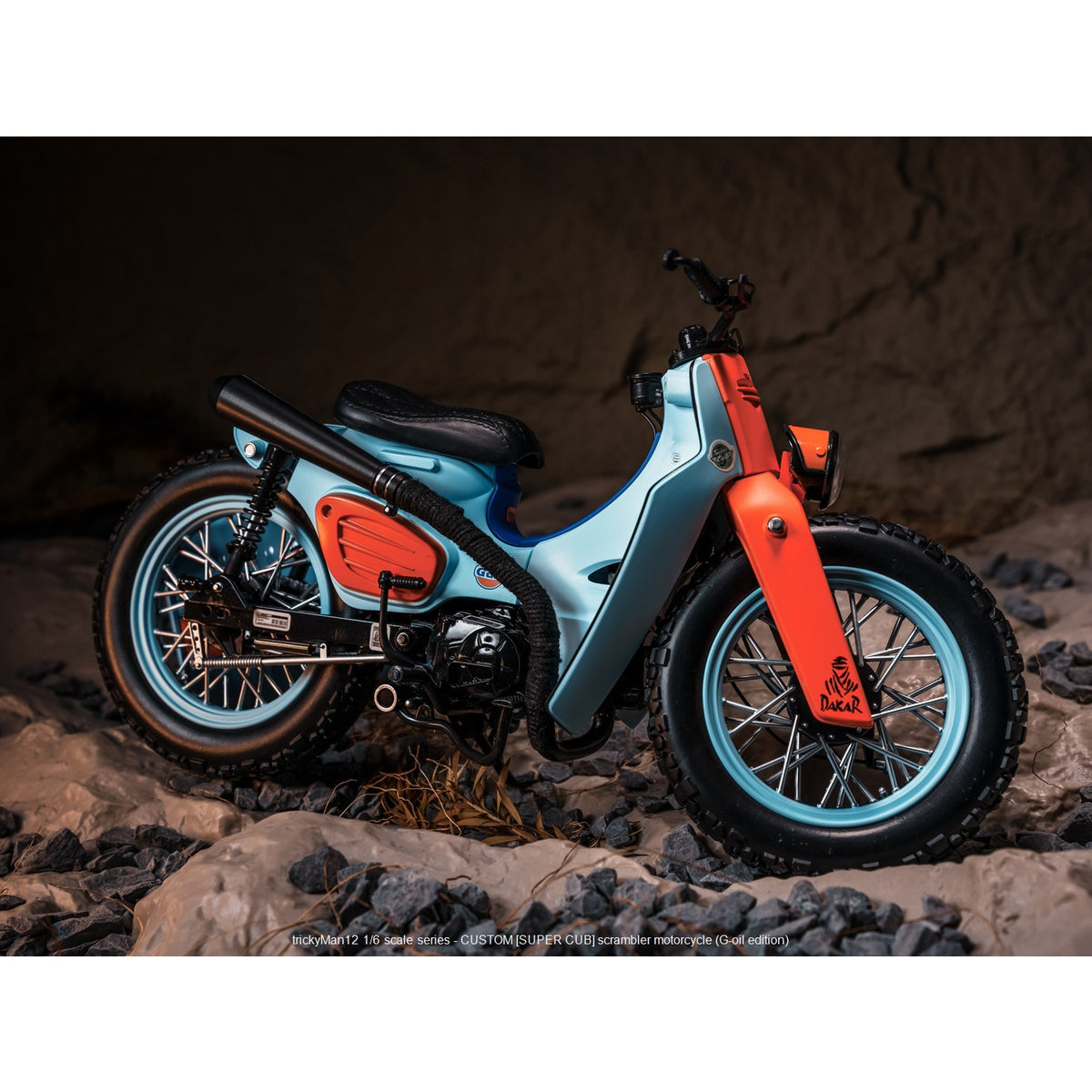 TrickyMan12 SUPER CUB SCRAMBLER MOTORCYCLE Vehicle & Rear Rack 1/6 Scale Vehicle Model