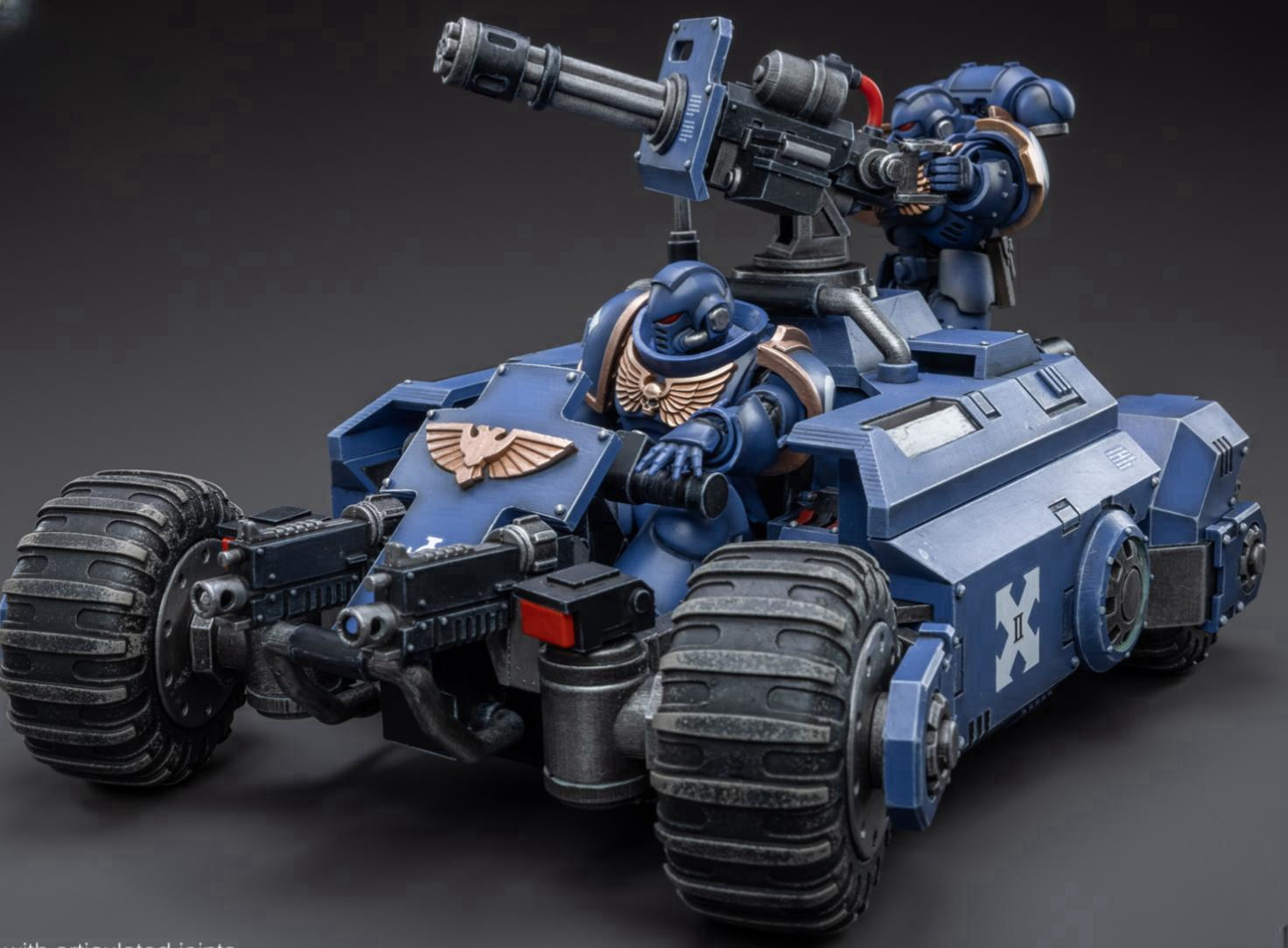 JoyToy 40K Figurine de collection : Ultramarines Primaris Invader ATV Figurines d'action à l'échelle 1:18 JT3334