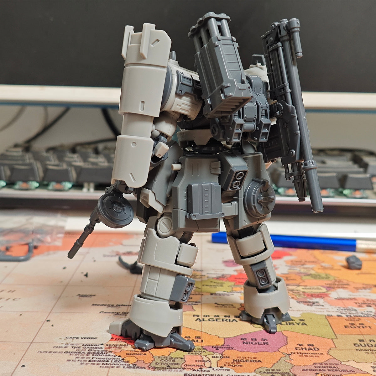 Sheik Mainland Super Cavalry Artillery-Type Zarov White 1/144 Scale Assembly Model Kits