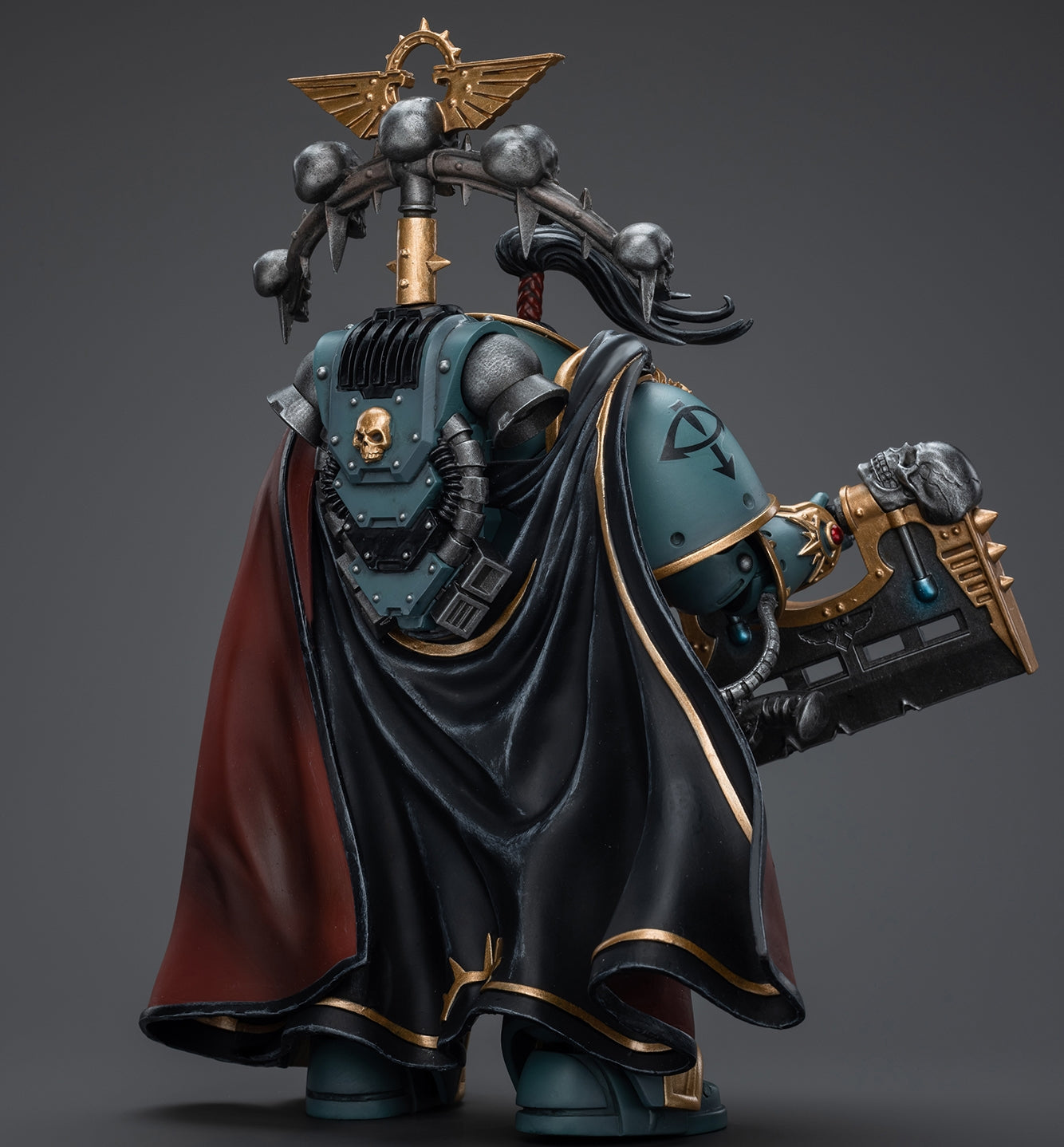 Figurine de collection JoyToy Warhammer The Horus Heresy : Préteur de la Légion des Fils d'Horus avec hache énergétique, échelle 1:18, JT9503