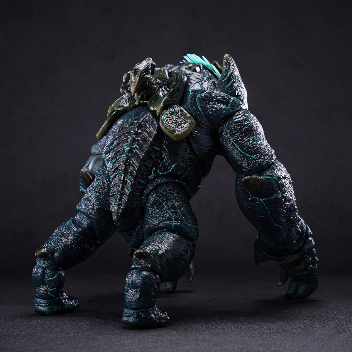 (Only Shipped to the US) LINGJIHUN Pacific Rim Monster - Leatherback Action Figure