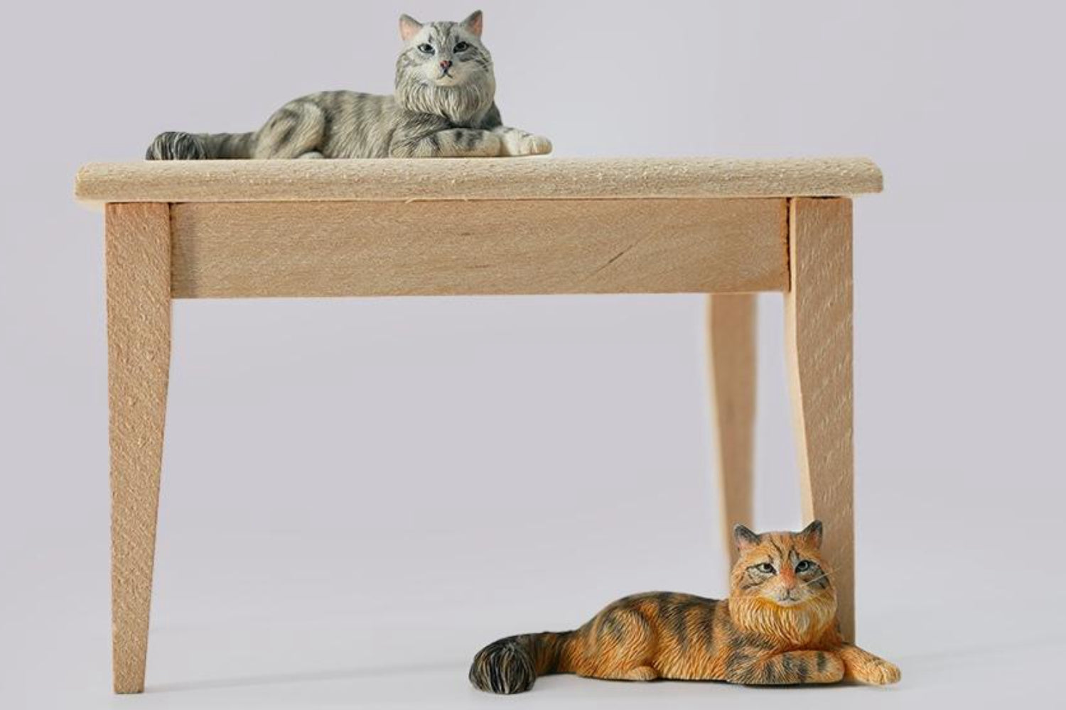 JXK JS2310B Mini Maine Coon Expertly Hand-Painted Lifelike Animal Figurine