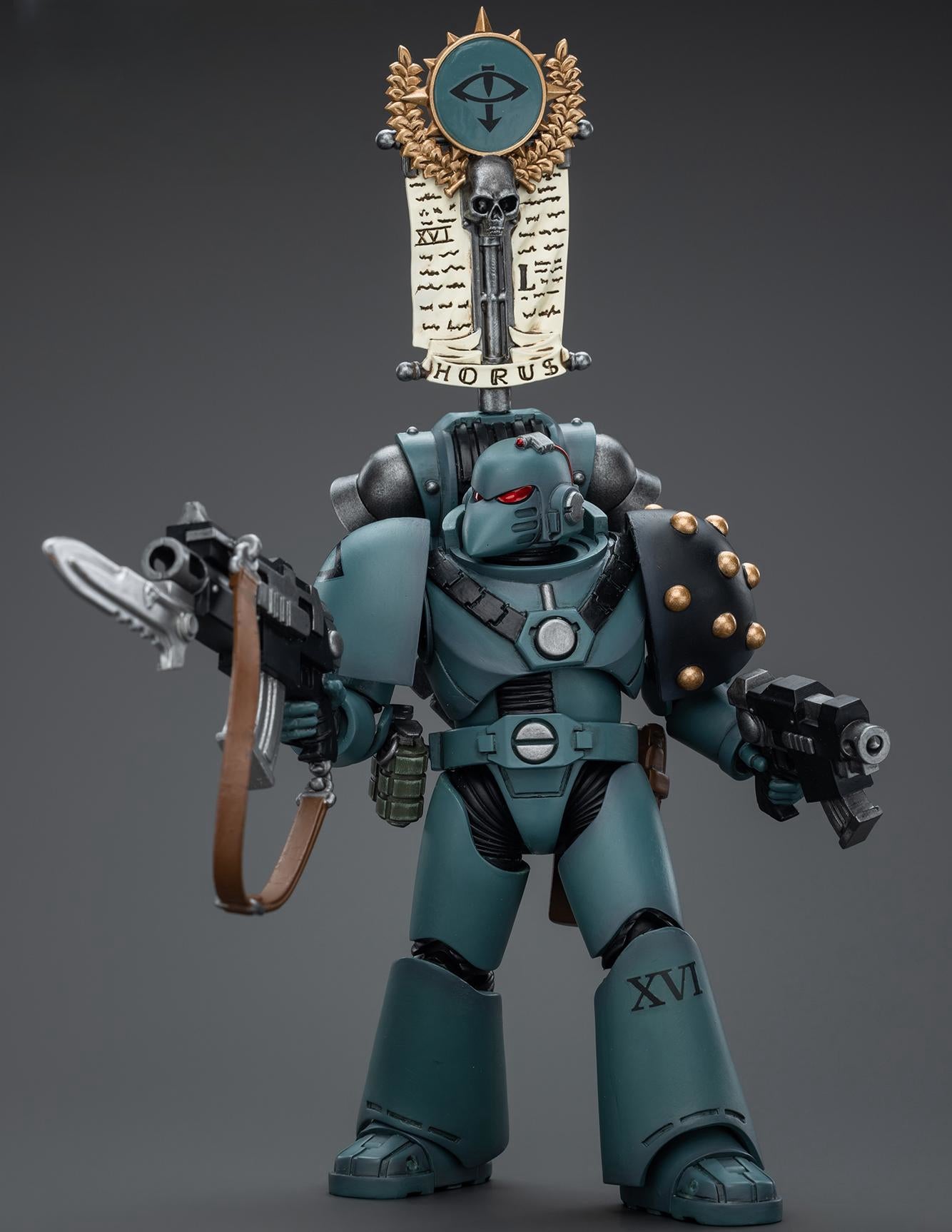 JoyToy Warhammer The Horus Heresy Figurine à collectionner : Sons of Horus MKVI Tactical Squad Legionary avec Legion Vexilla Figurines d'action à l'échelle 1/18 JT9480