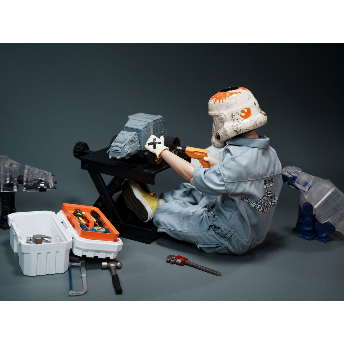 TrickyMan12 FB-10145 Atmosphere Trooper + Carrier Case with Tools Set 1/6 Scale Action Figure