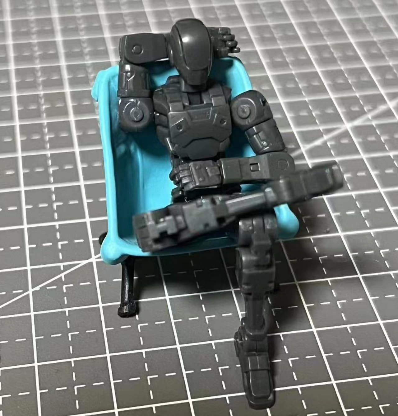 Kits de modelos de plástico de Warriors Workshop: Figuras de acción coleccionables a escala 1:30 del soldado humanoide de asistencia "G" de Loyalty