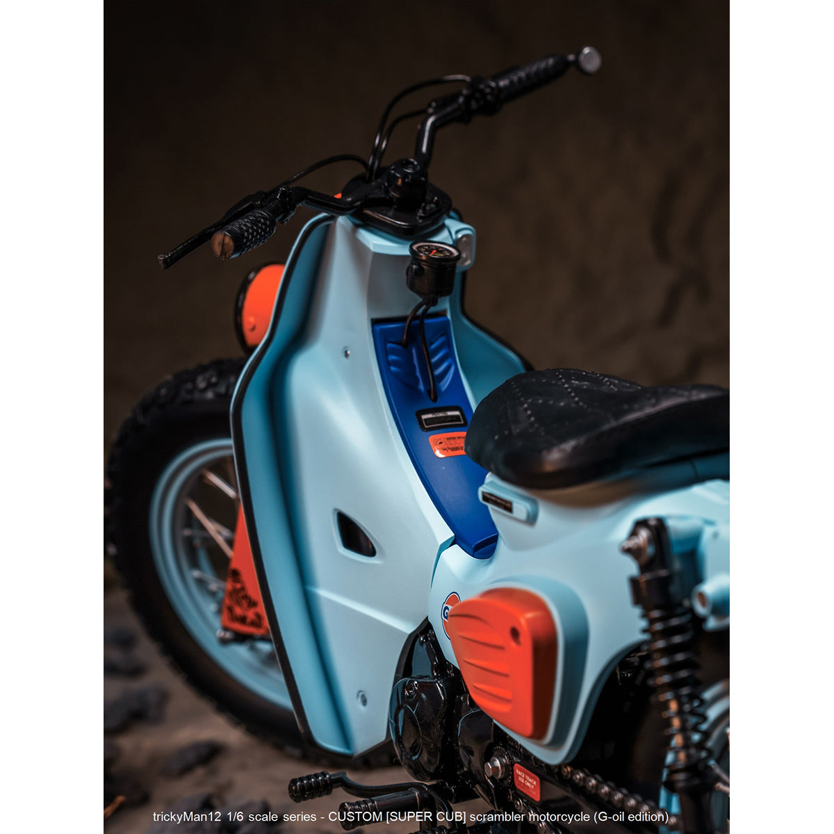 TrickyMan12 SUPER CUB SCRAMBLER MOTORCYCLE Vehicle & Rear Rack 1/6 Scale Vehicle Model