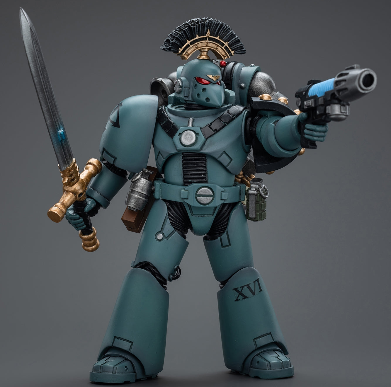 Figurine de collection JoyToy Warhammer The Horus Heresy : Sergent de l'escouade tactique Sons of Horus MKVI avec épée énergétique, échelle 1:18, JT9466