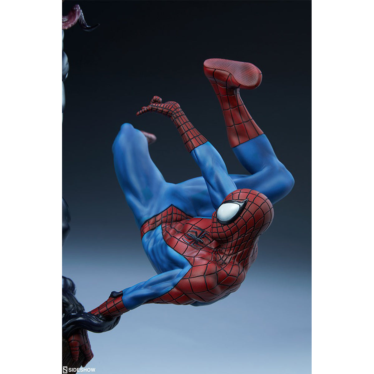 Sideshow 22-Inch Spider-Man vs. Venom 200561 Art Statue Figurine