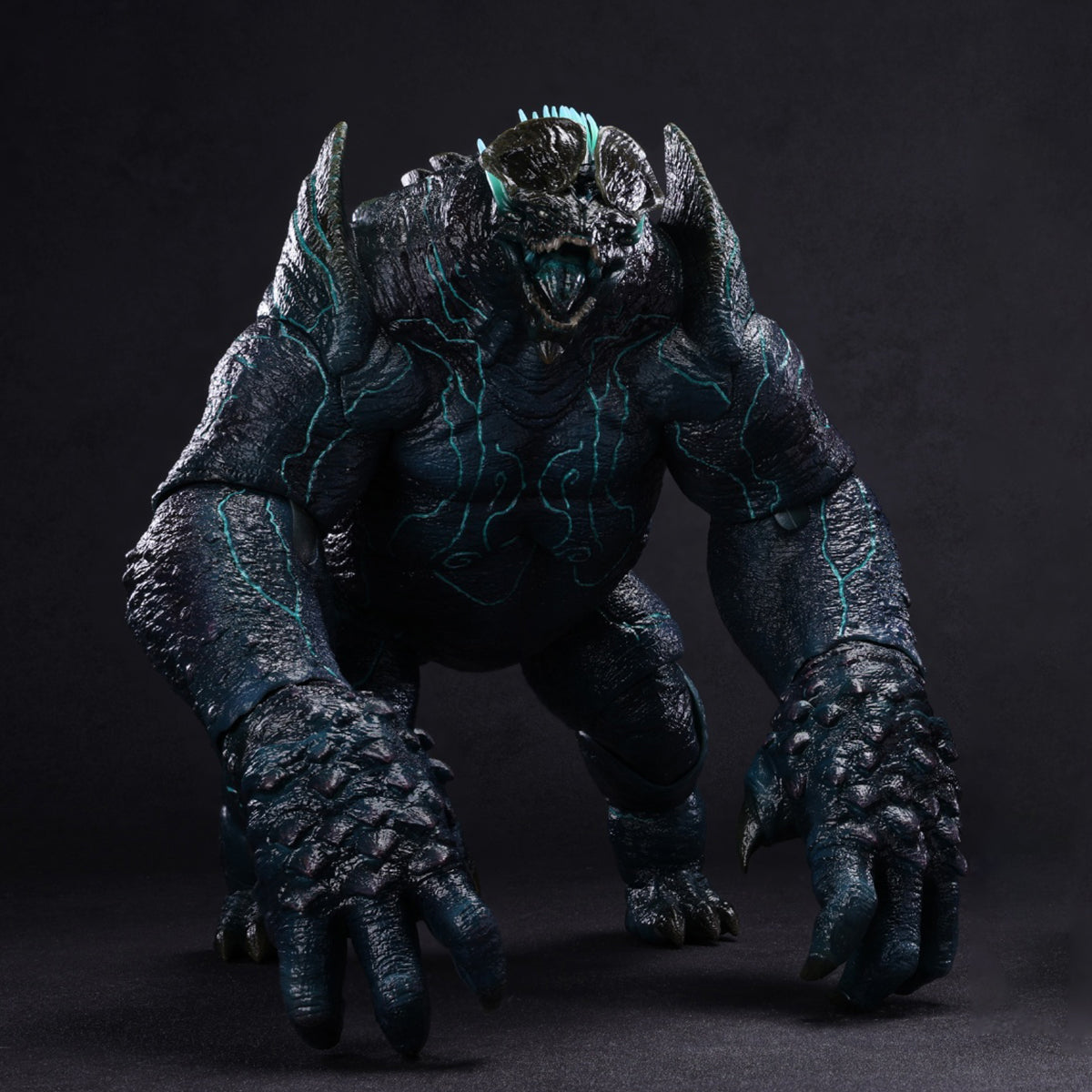 (Only Shipped to the US) LINGJIHUN Pacific Rim Monster - Leatherback Action Figure