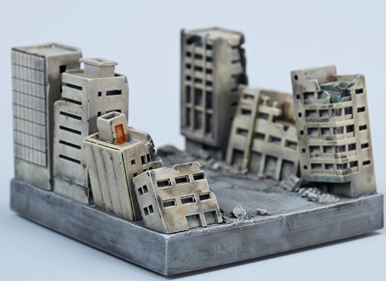 JXK JXK226c Meowzilla Base Expertly Hand-Painted Lifelike Animal Figurine