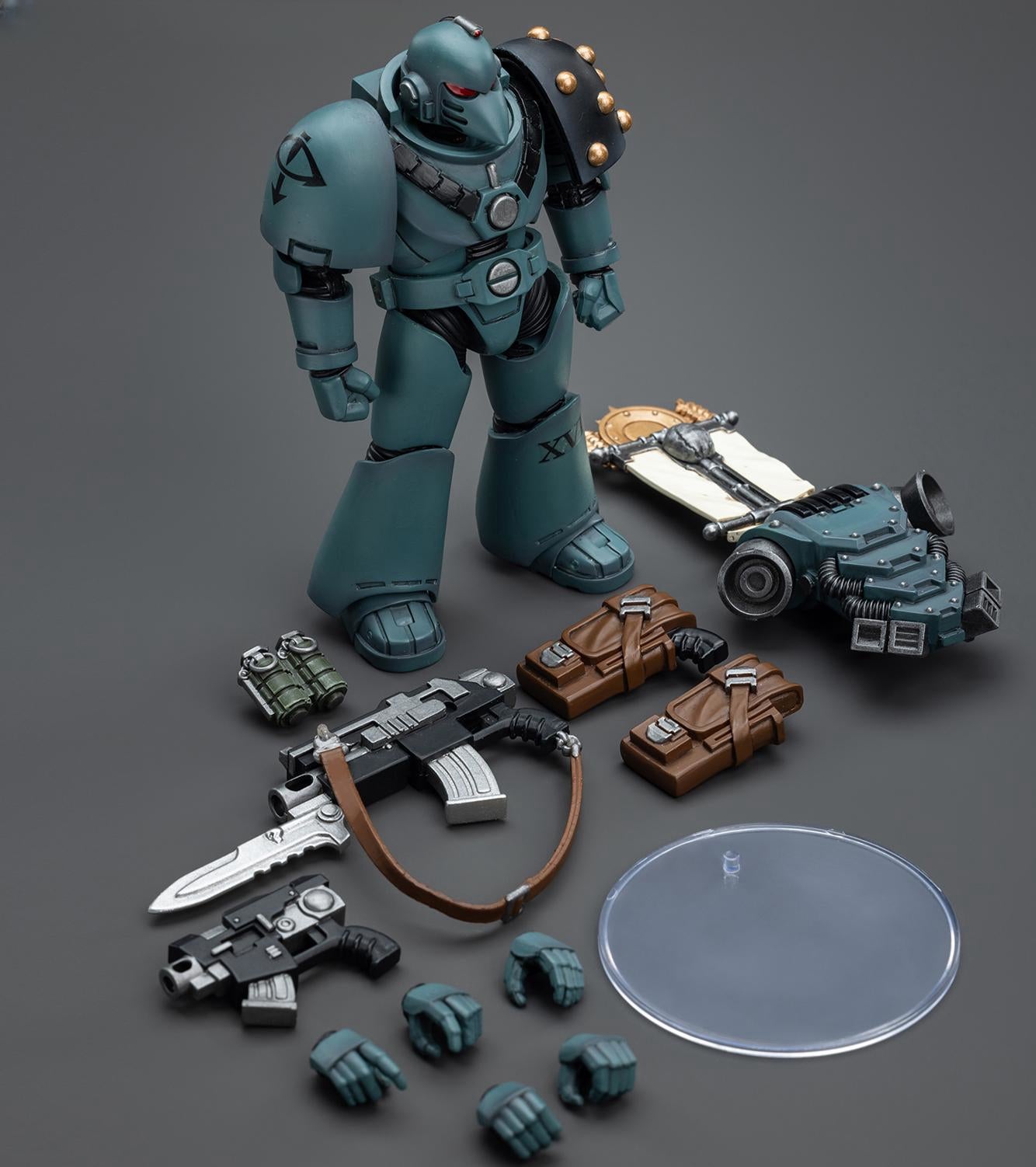 JoyToy Warhammer The Horus Heresy Figurine à collectionner : Sons of Horus MKVI Tactical Squad Legionary avec Legion Vexilla Figurines d'action à l'échelle 1/18 JT9480