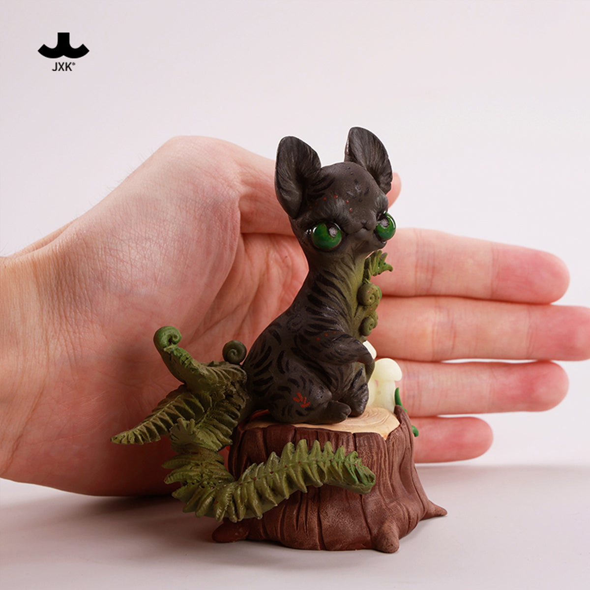 JXK The Forest Cat Static Expertly Hand-Painted Lifelike Animal Figurine