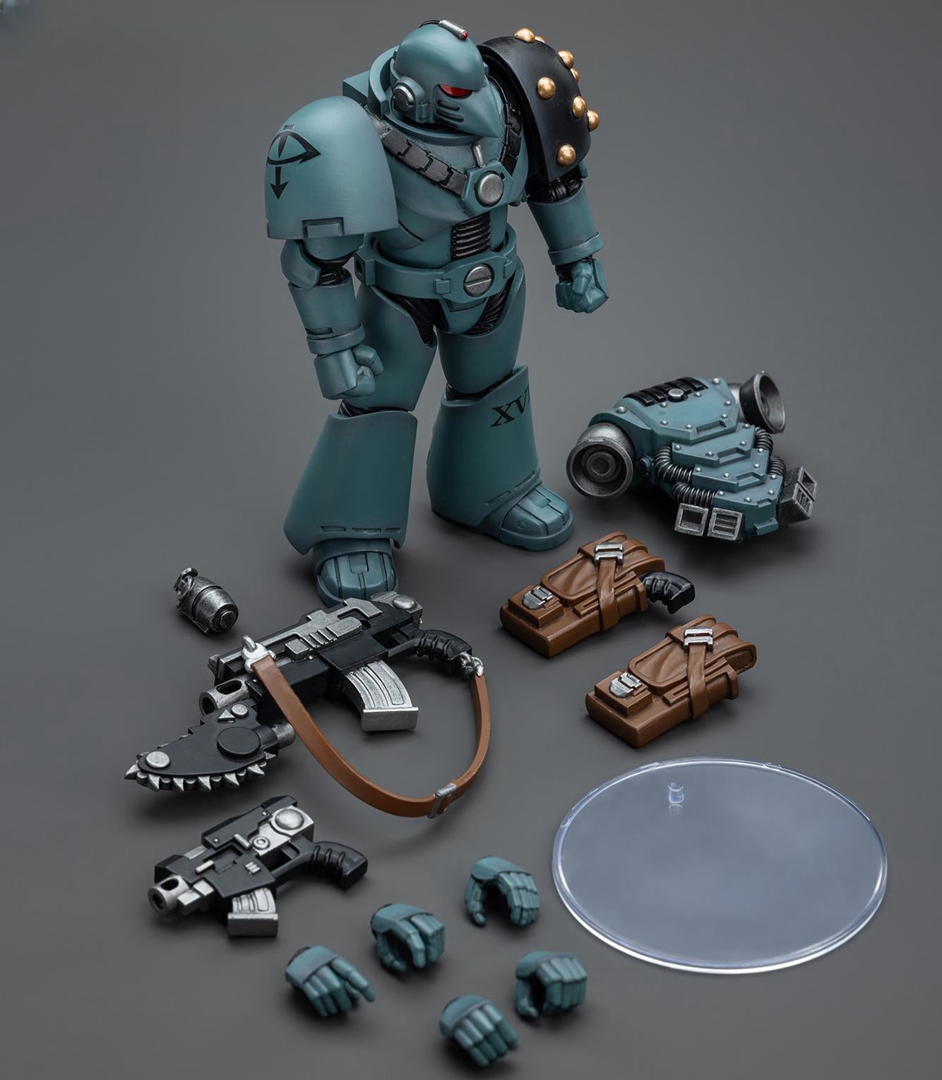 Figurine de collection JoyToy Warhammer The Horus Heresy : Sons of Horus MKVI Tactical Squad Legionary avec Bolter et Chainblade, échelle 1:18, JT9497