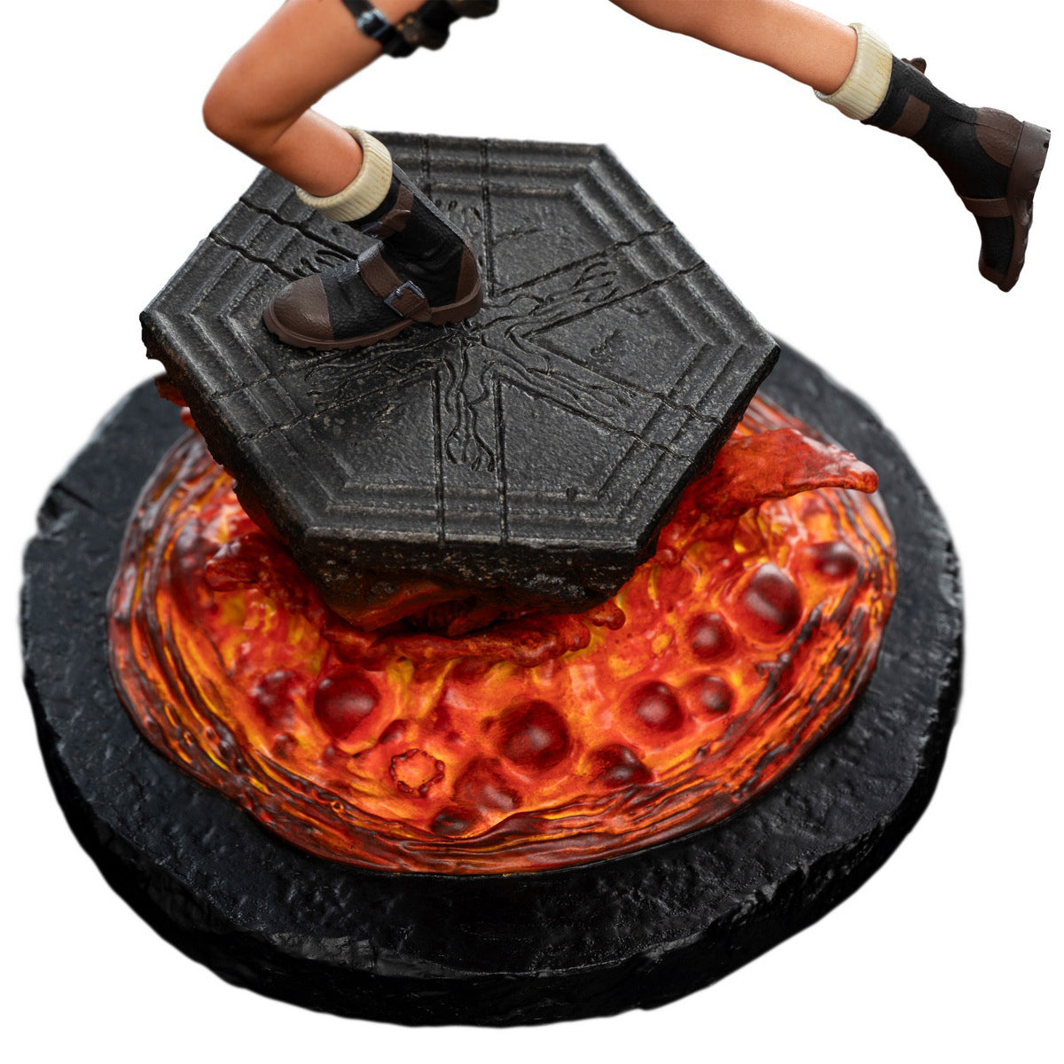 WETA Workshop Tomb Raider - Lara Croft: The Sanctuary of Flame 89-01-04837 Art Figurine