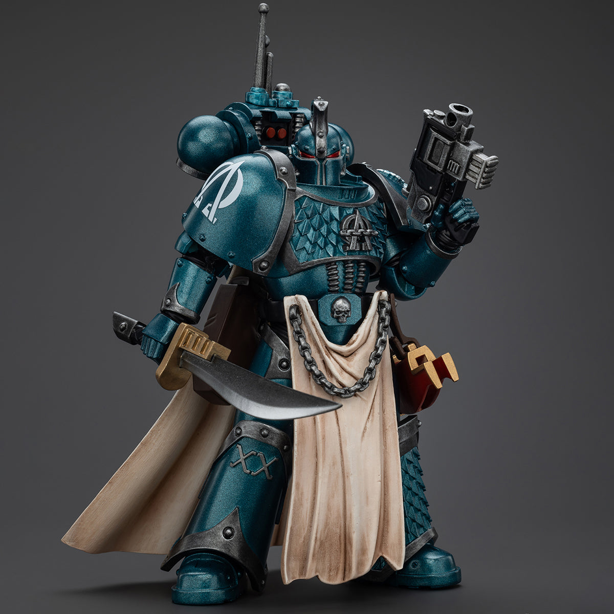 Figuras de acción JOYTOY Warhammer La Herejía de Horus: Legión Alfa, Pretor de la Legión con Espada de Poder