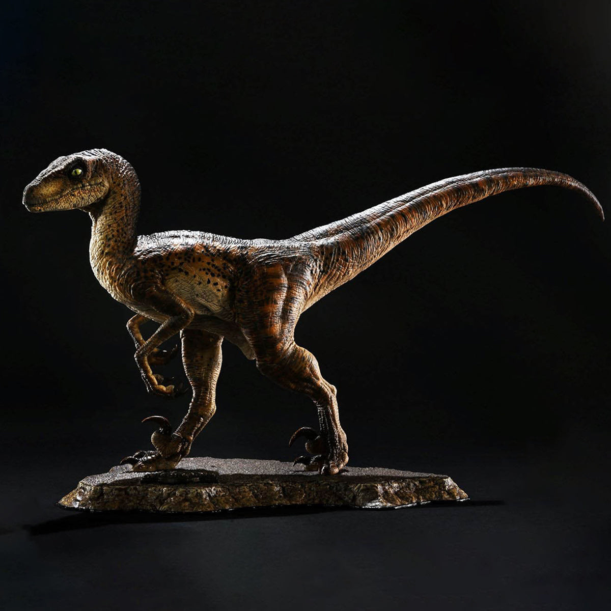 Prime 1 Studio, The Velociraptor, Closed Mouth Version, Statue Figurine