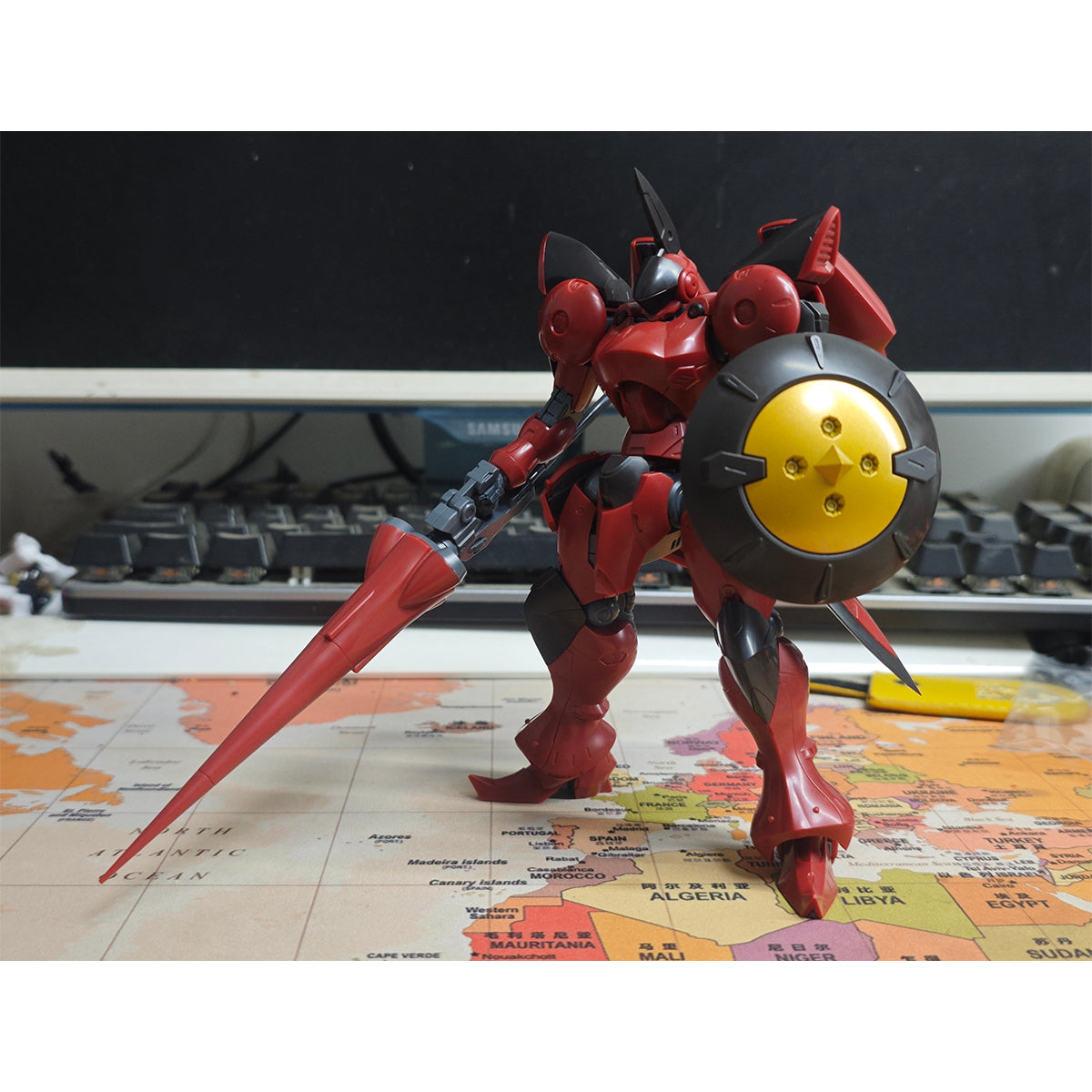 Sheik Mainland Ultra Action Trooper ACTAEON (Double-Headed) 1/144 Scale Assembly Model Kits