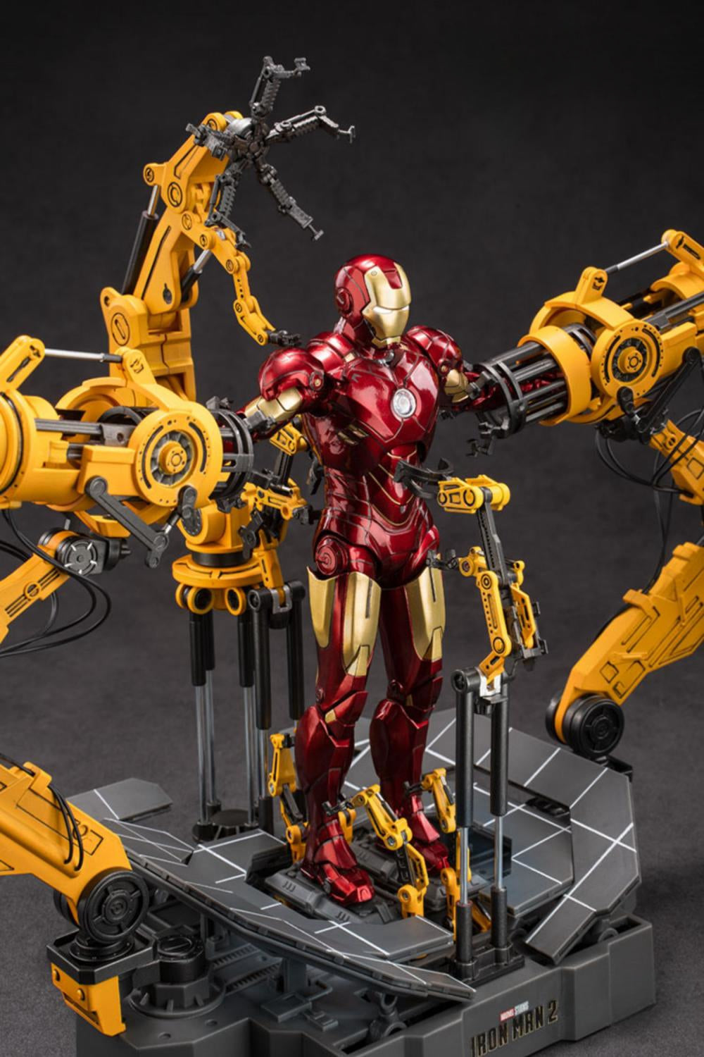 ZD Collectible Figure Full Set: Iron Man Mark IV with Suit-up Gantry, 1:10 Scale Miniature Action Figurine CJTMK4