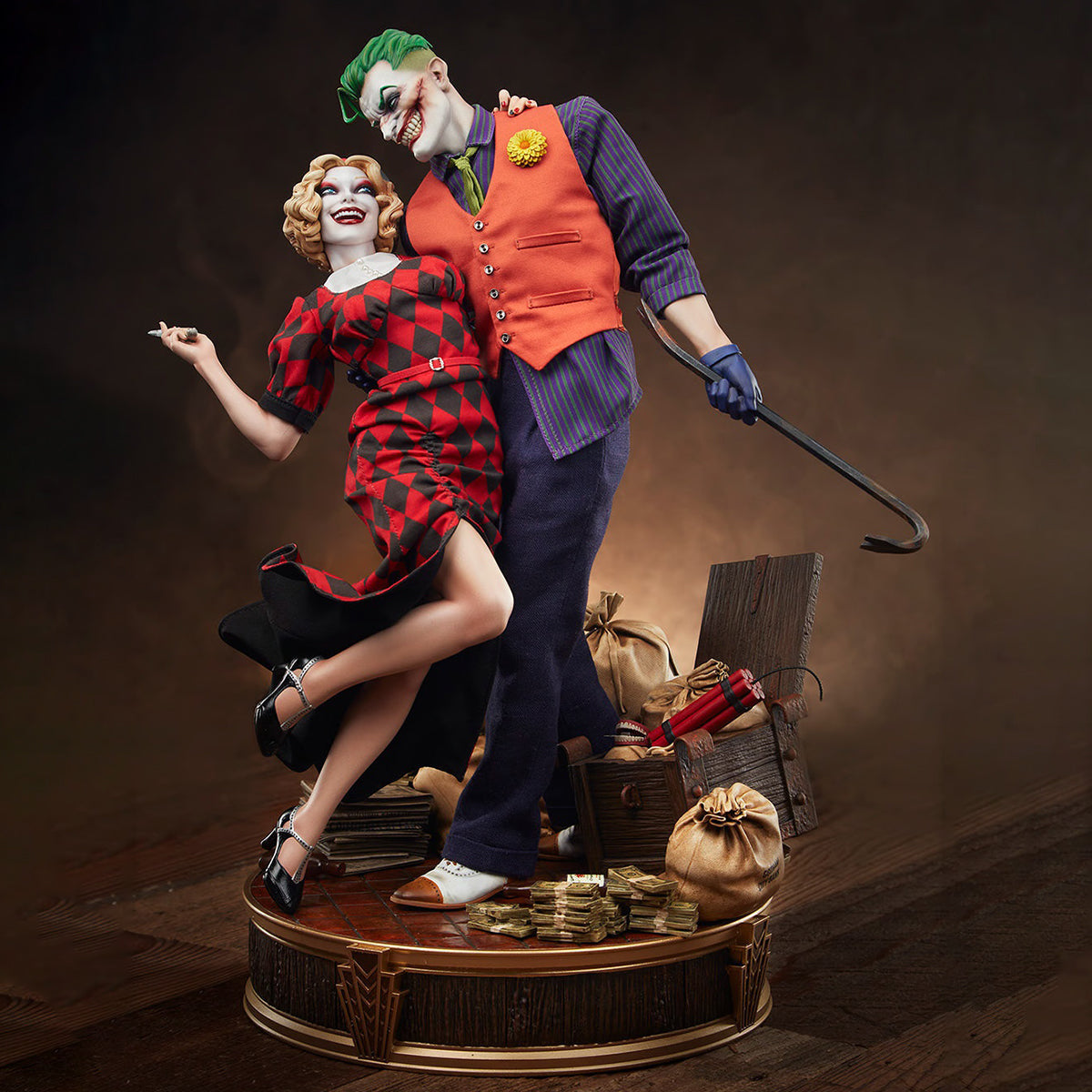 Sideshow The Joker And Quinn Collectible Figurine