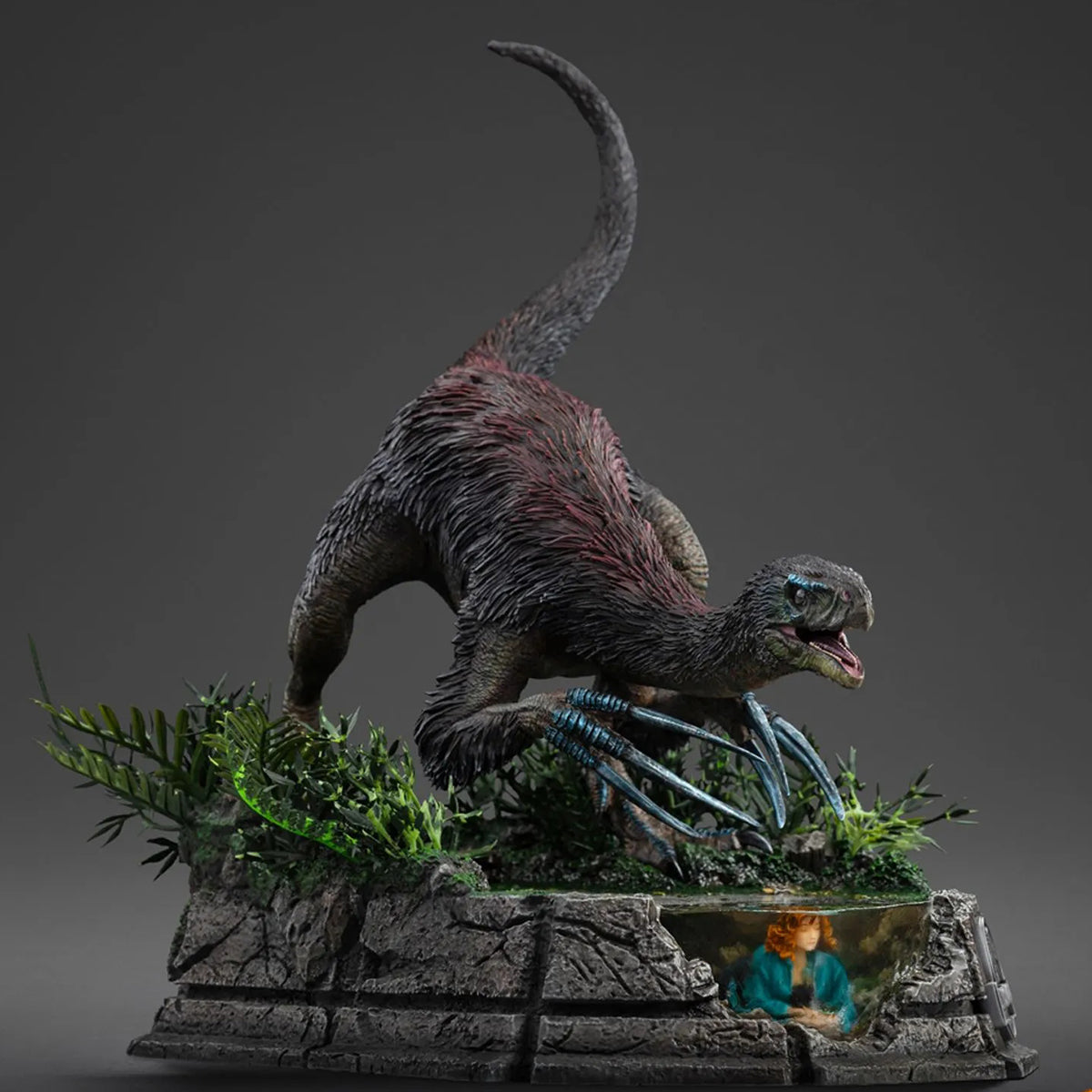 Iron Studios Jurassic World: Dominion - Therizinosaurus Art Collectible Statue