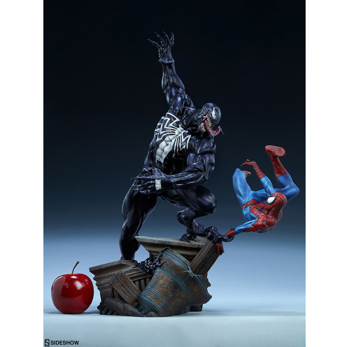Sideshow 22-Inch Spider-Man vs. Venom 200561 Art Statue Figurine