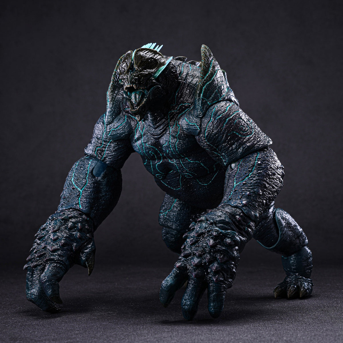 (Only Shipped to the US) LINGJIHUN Pacific Rim Monster - Leatherback Action Figure