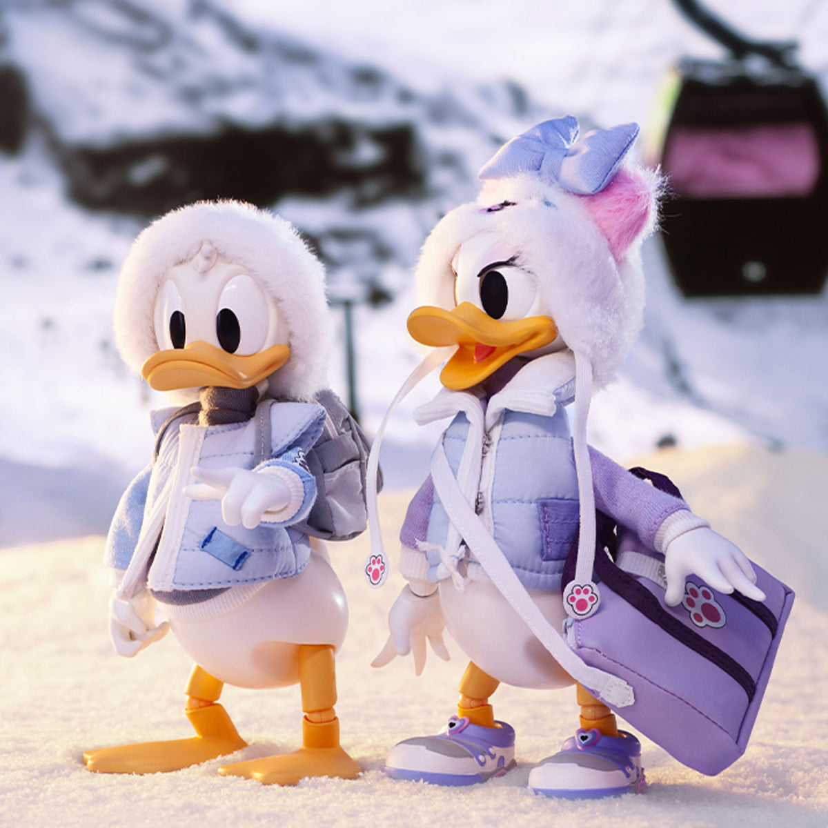 MORSTORM Disney Snow Board Club: Captain Mickey/Minnie Student/Coach Donald Duck/Daisy Student/Goofy Player Art Figurine