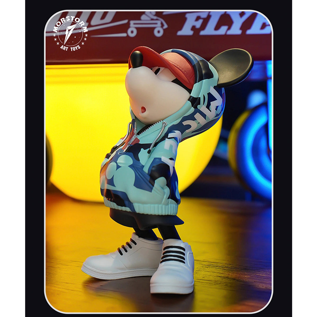 MORSTORM Coat Mickey + Cowboy Outfit Minnie + Sweatshirt Minnie + Sweatshirt Mickey Art Figurine