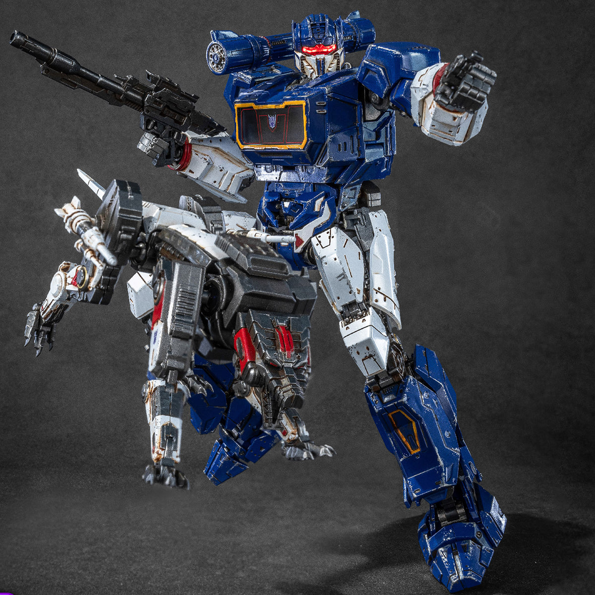 Yolopark AMKPRO Series Transformers Bumblebee: Decepticon Lieutenant Soundwave Model Kits