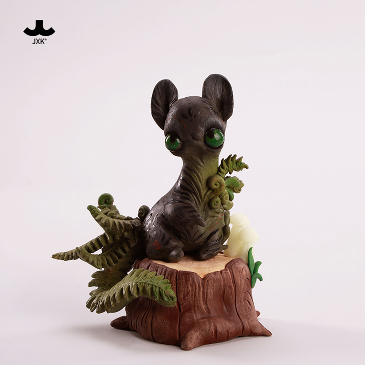 JXK The Forest Cat Static Expertly Hand-Painted Lifelike Animal Figurine