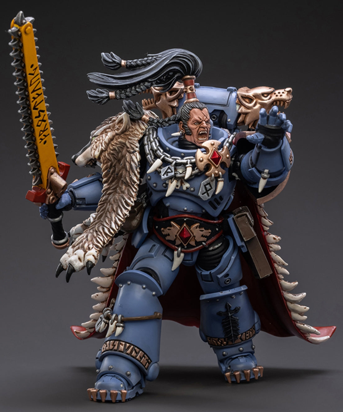 Figura coleccionable JoyToy de Warhammer 40K: Figuras de acción de Ragnar Melena Negra de los Lobos Espaciales