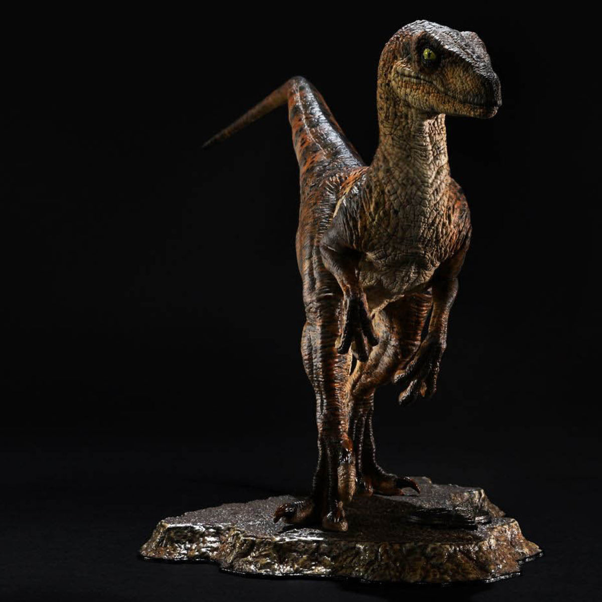 Prime 1 Studio, The Velociraptor, Closed Mouth Version, Statue Figurine
