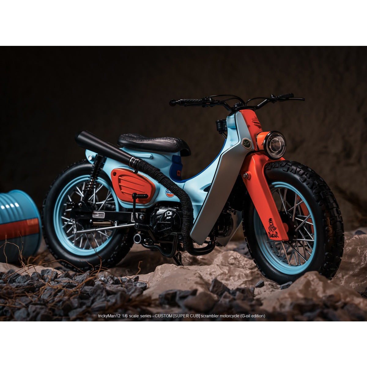 TrickyMan12 SUPER CUB SCRAMBLER MOTORCYCLE Vehicle & Rear Rack 1/6 Scale Vehicle Model